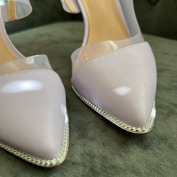 Like New Pointed BCBGeneration Slide Sandal - Picture 4 of 6